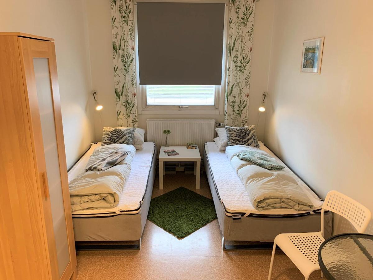 Haellefors Vandrarhem-Hostel & Kanotcenter Bagian luar foto